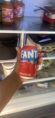 Fanta Strawberry (20 oz Bottle)